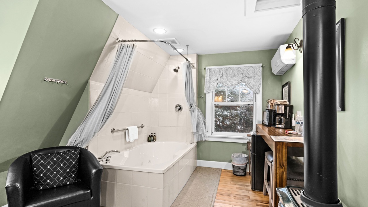 Photo of Bathroom in Congdon Park