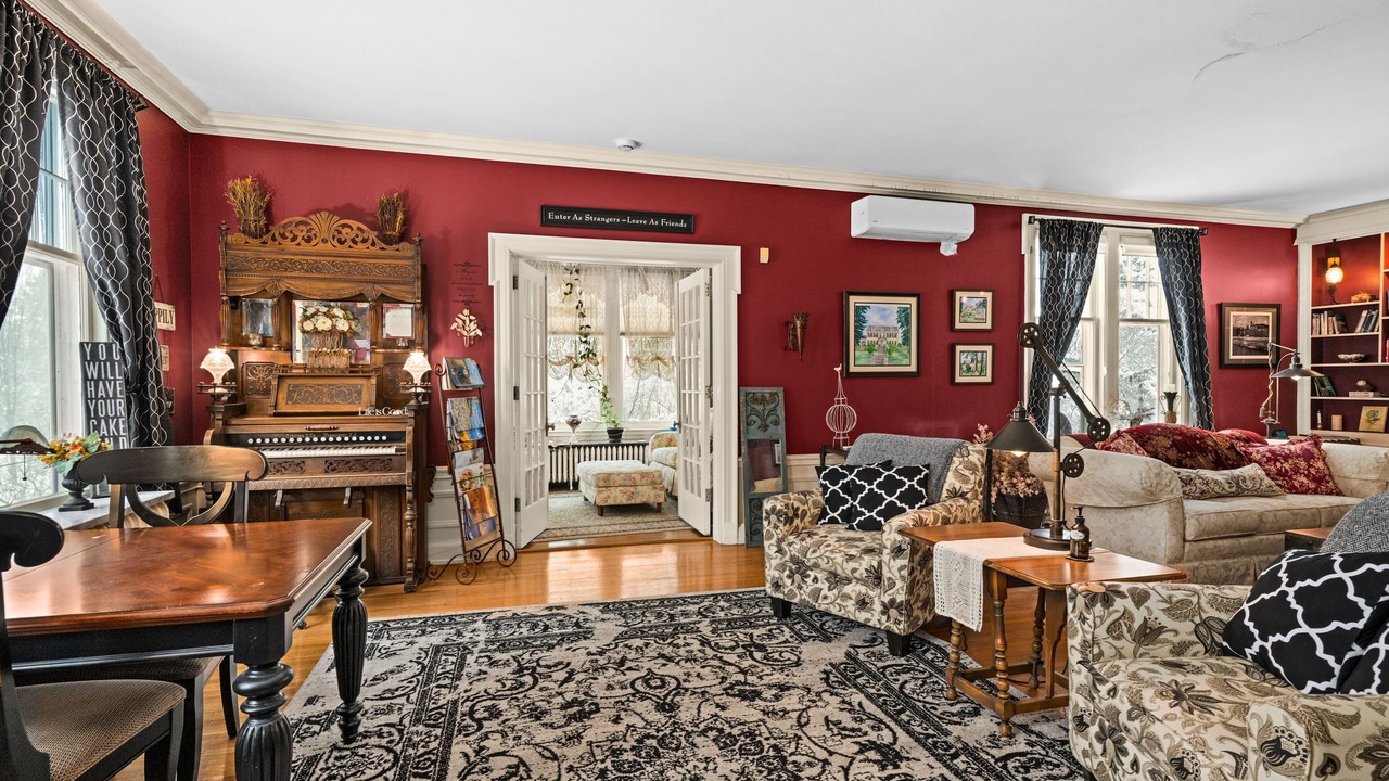 Photo of Livingroom in Congdon Park
