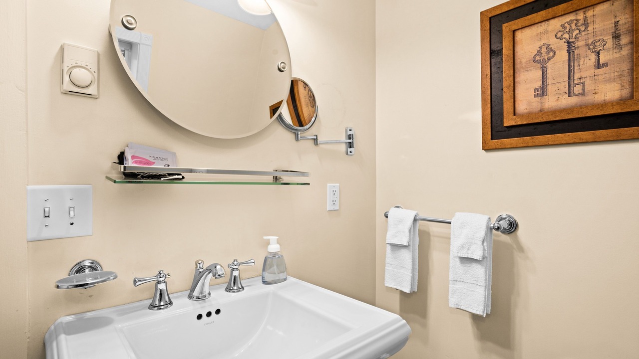 Photo of Bathroom in Congdon Park