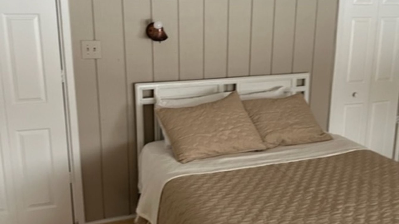 Photo of Bedroom in Paddock Lake