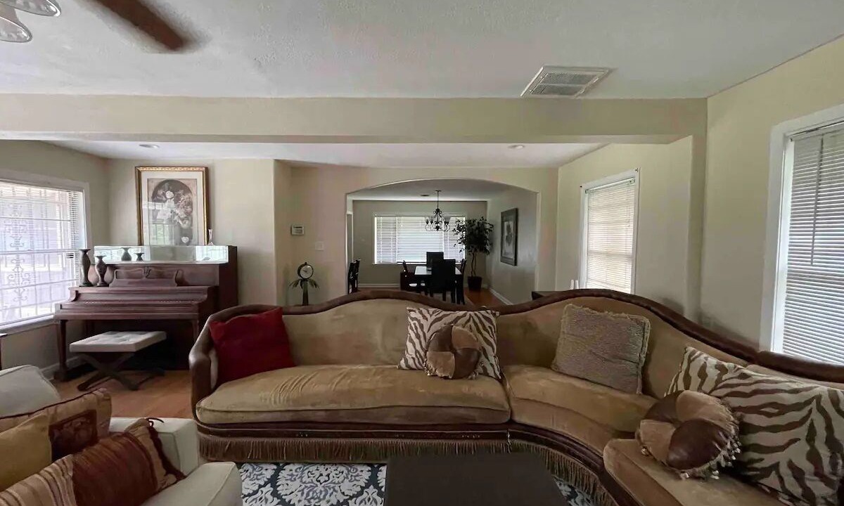 Photo of Livingroom in Southeast Houston
