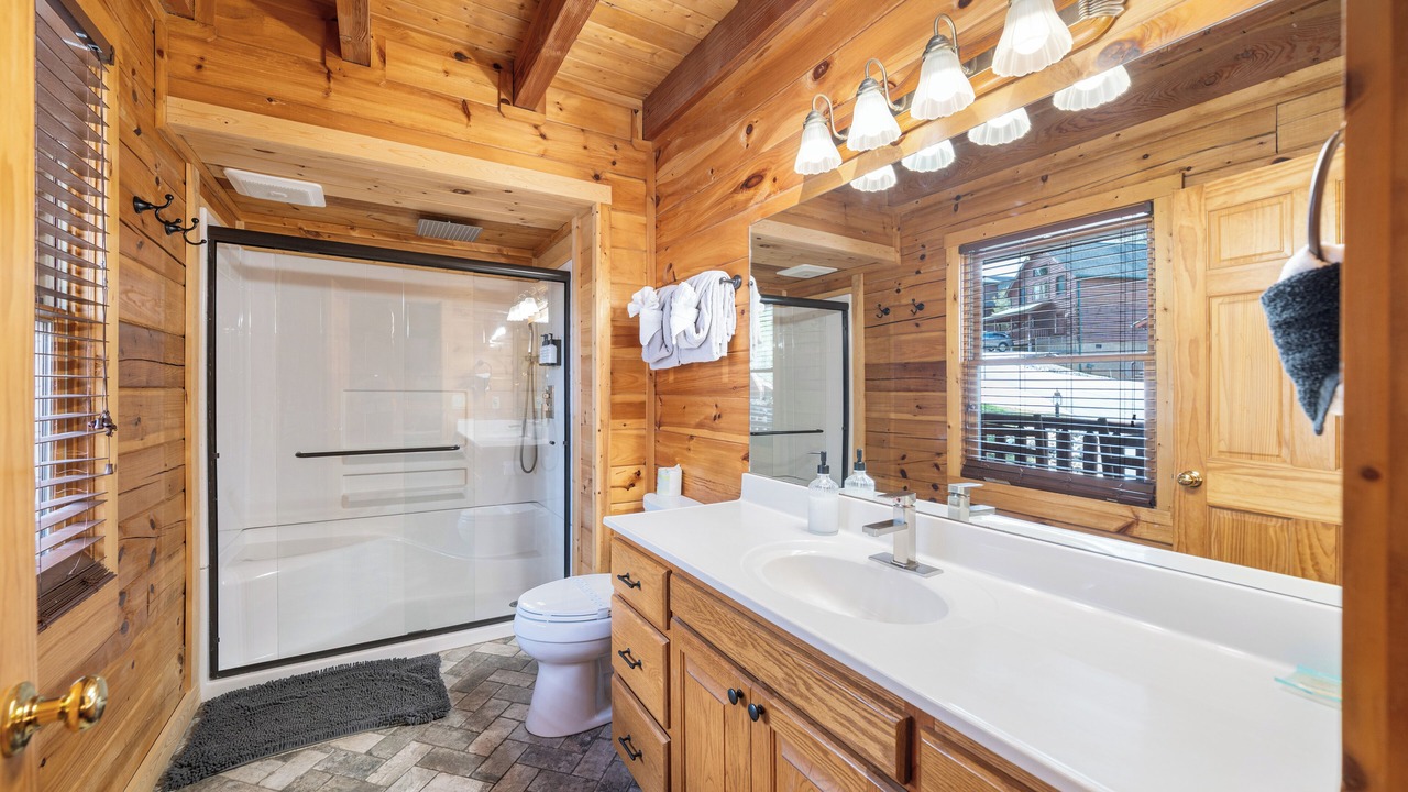 Photo of Bathroom in Pigeon Forge