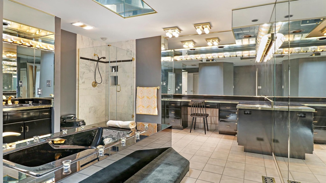 Photo of Bathroom in Solon Mills