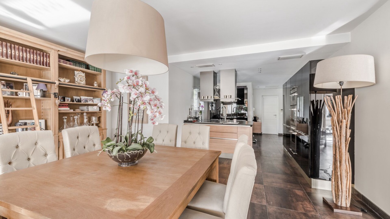 Photo of Others in Gairaut