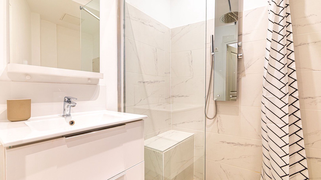 Photo of Bathroom in 9th Arrondissement