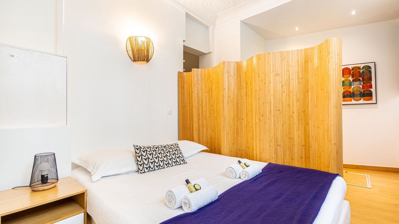 Photo of Bedroom in 9th Arrondissement