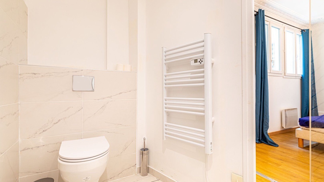 Photo of Bathroom in 9th Arrondissement