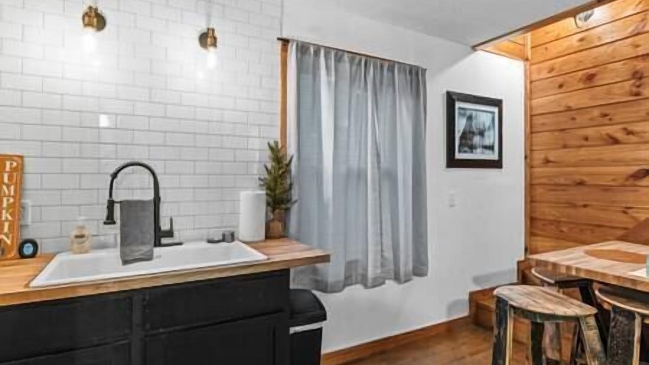 Photo of Others in Clarkson