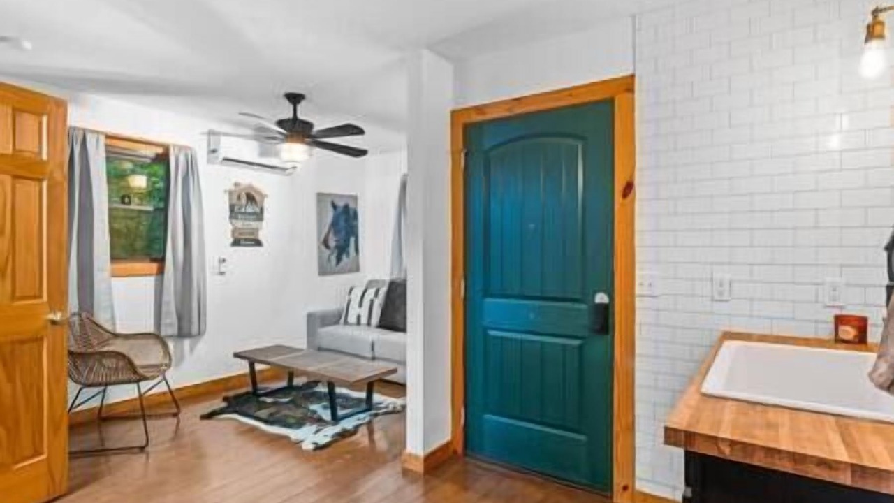 Photo of Livingroom in Clarkson