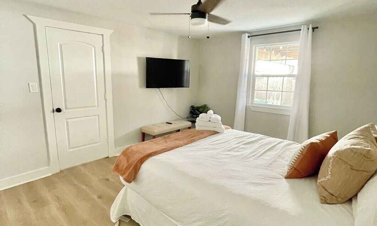 Photo of Bedroom in Shady Acres