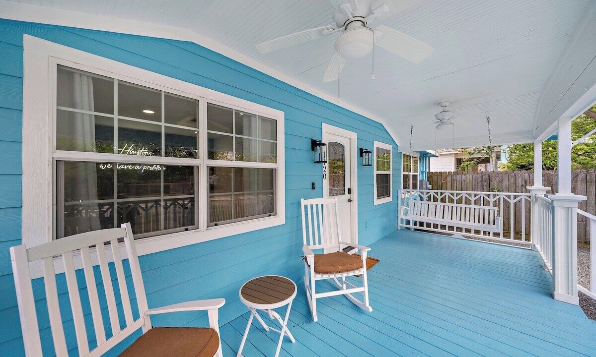 Photo of Patio Balcony in Shady Acres