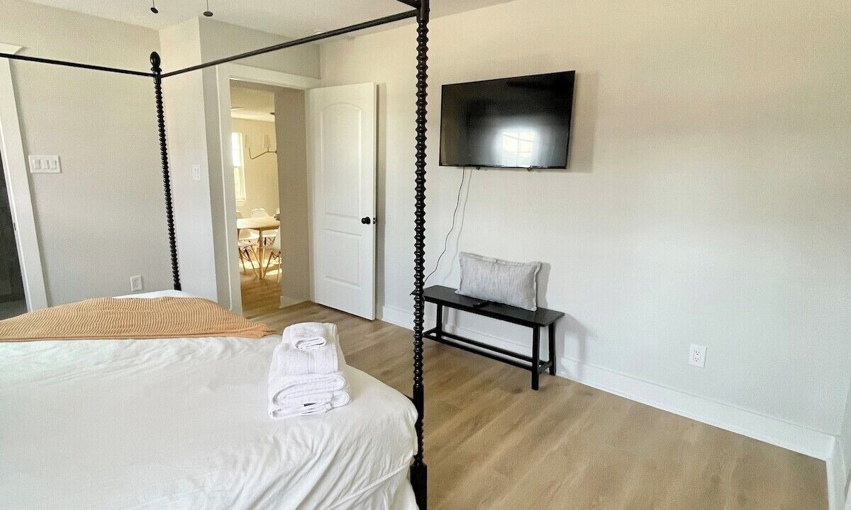 Photo of Bedroom in Shady Acres