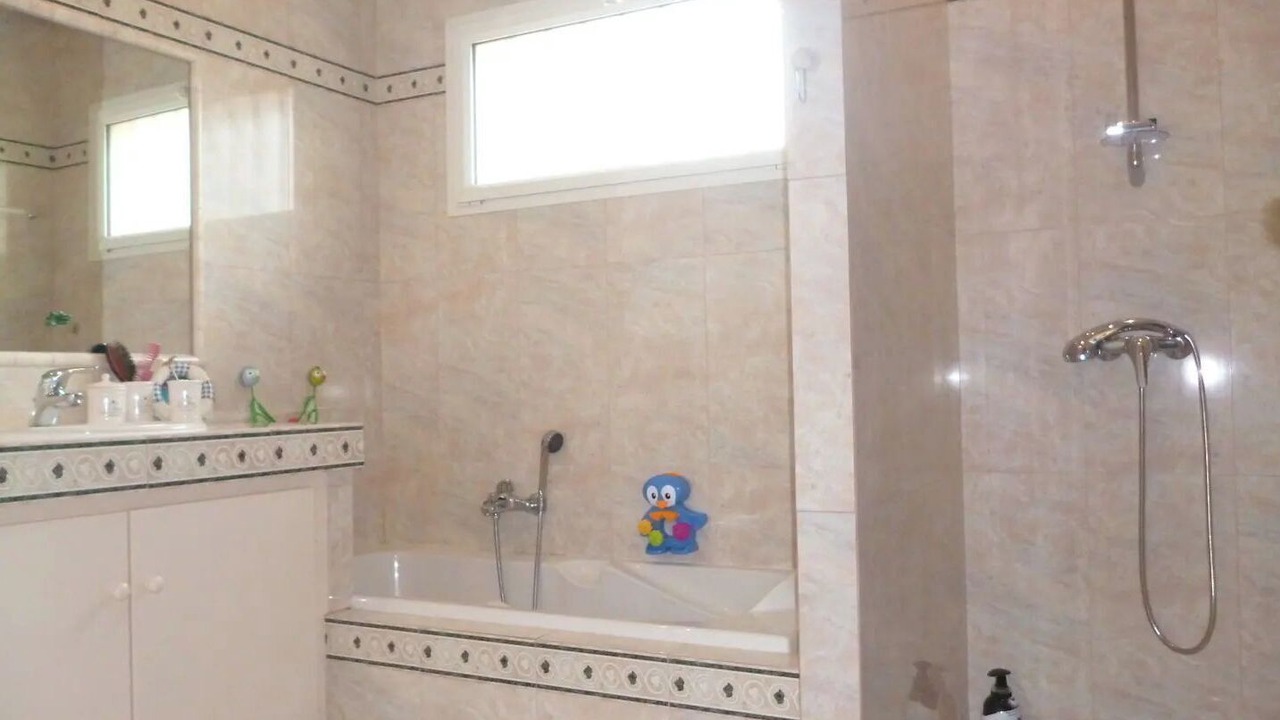 Photo of Bathroom in Biot