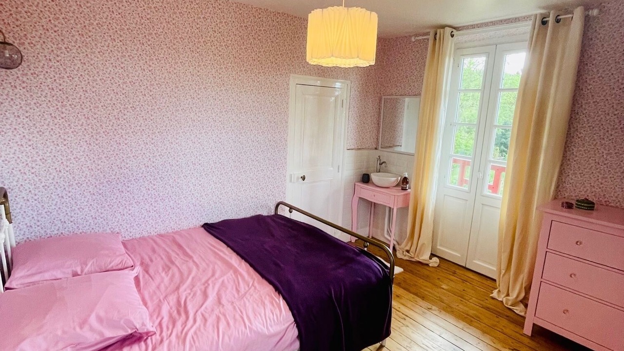 Photo of Bedroom in Orbec