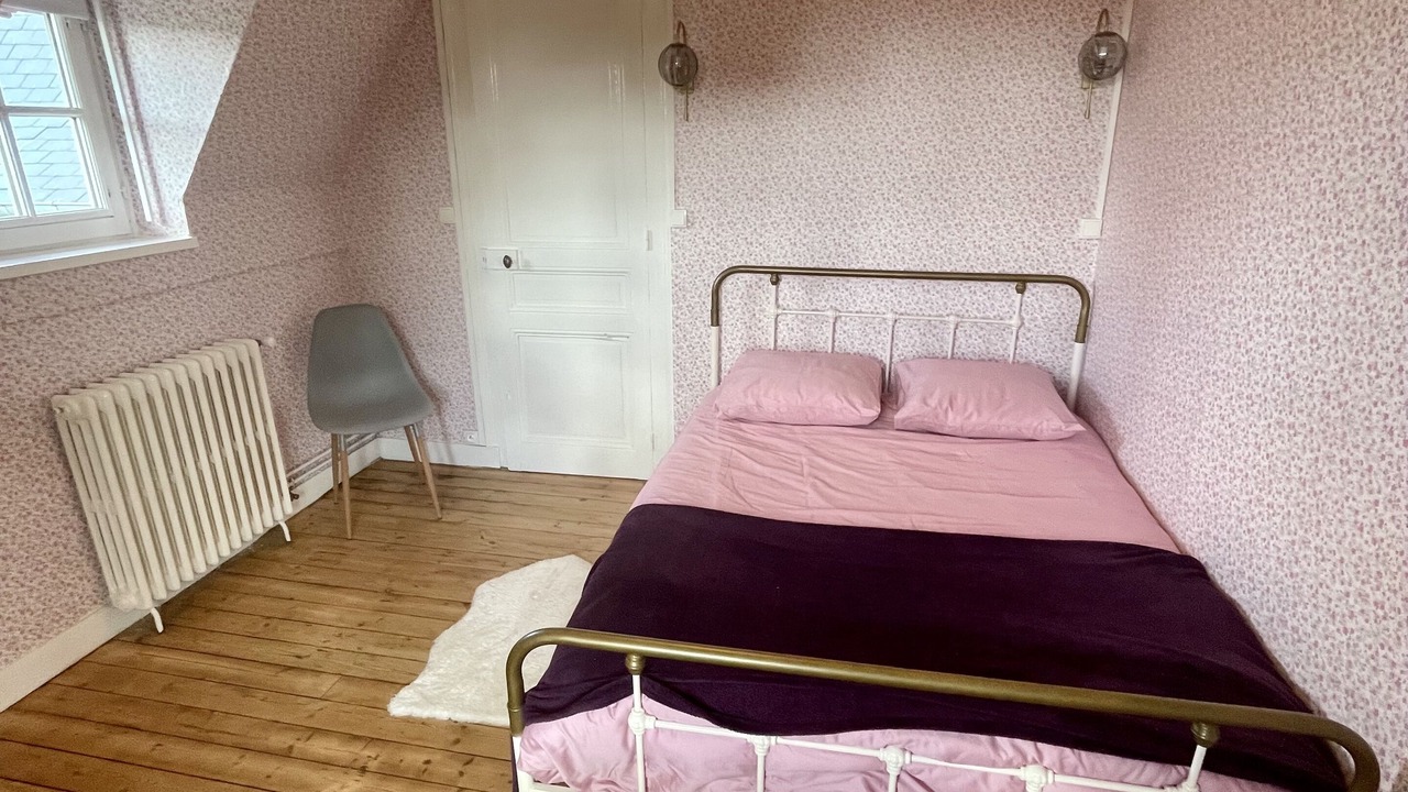 Photo of Bedroom in Orbec