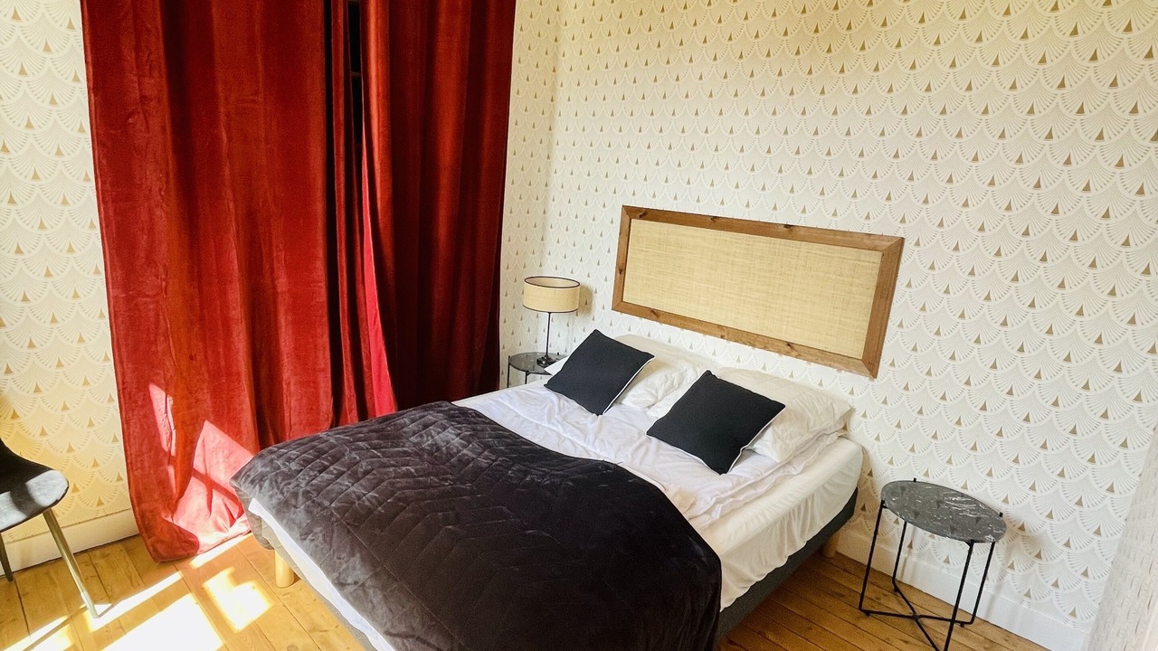 Photo of Bedroom in Orbec