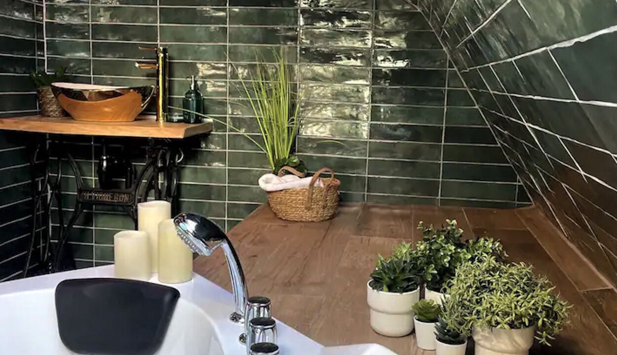 Photo of Bathroom in Jouarre