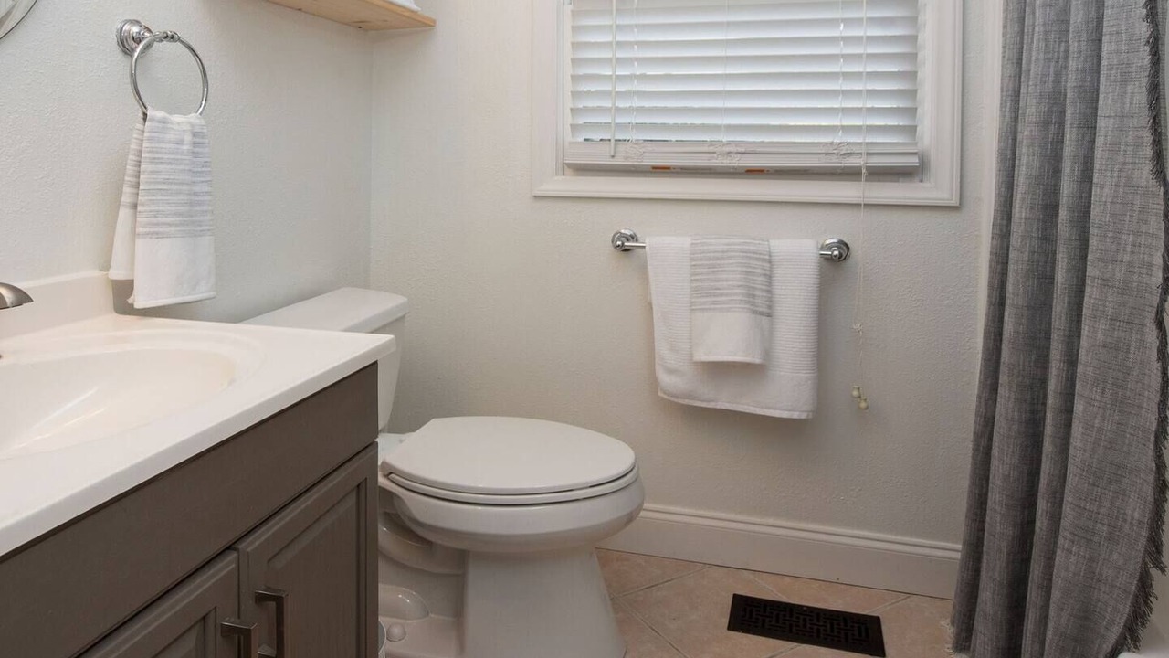 Photo of Bathroom in East End - Valley Street