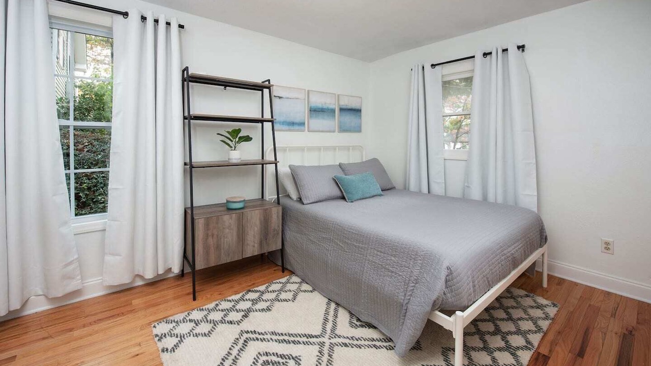 Photo of Bedroom in East End - Valley Street