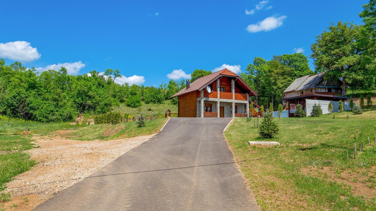 Photo of Outdoor in Perusic