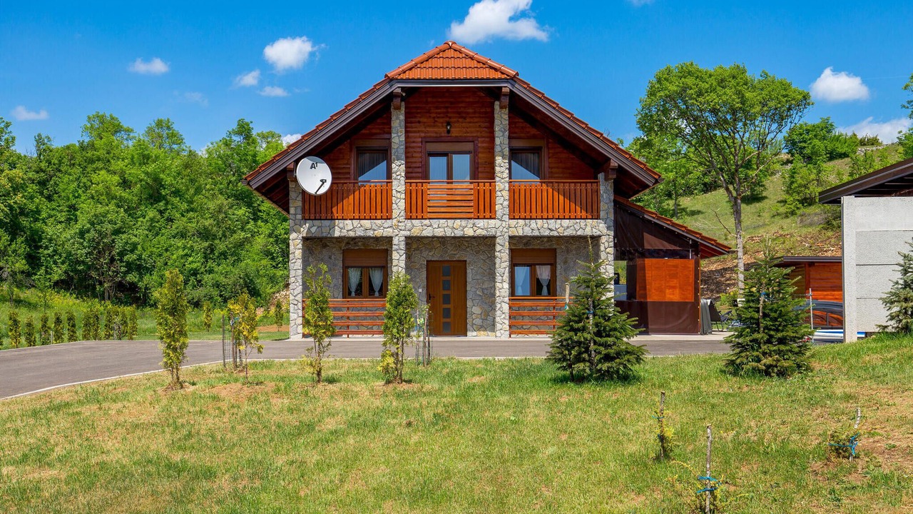 Photo of Outdoor in Perusic