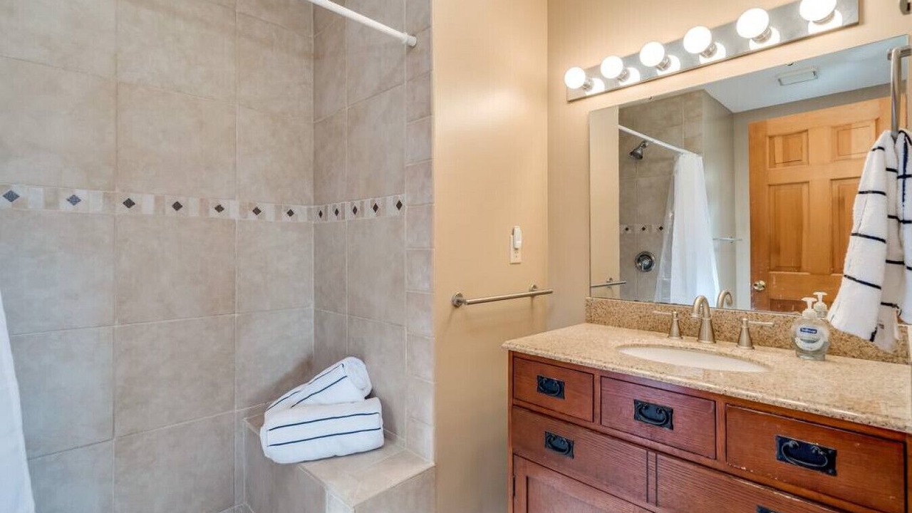 Photo of Bathroom in Wellesley Island