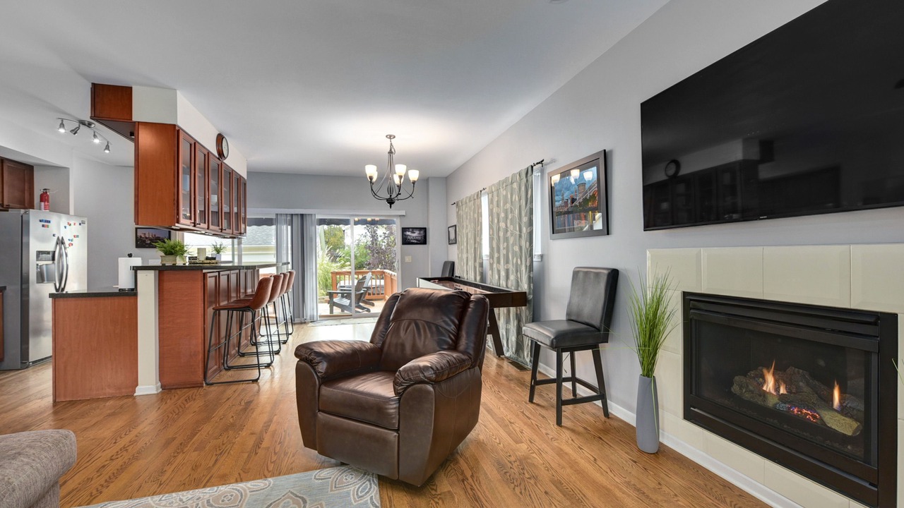 Photo of Livingroom in Detroit - Shoreway