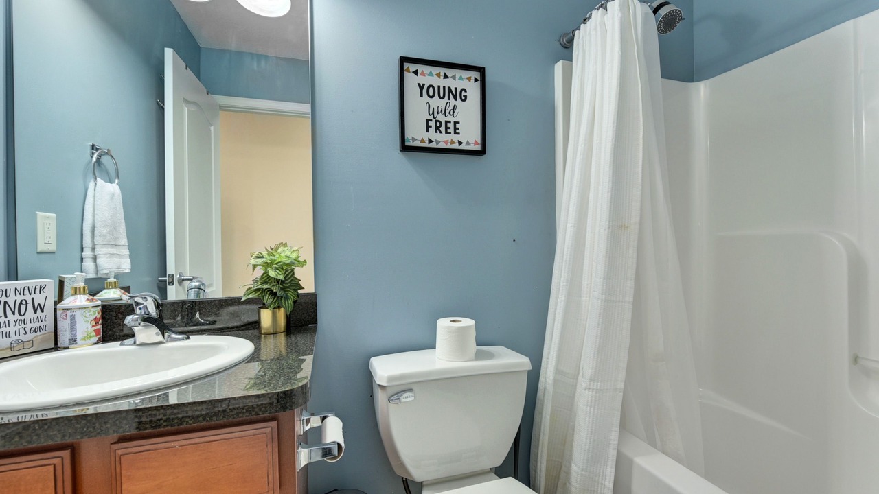 Photo of Bathroom in Detroit - Shoreway