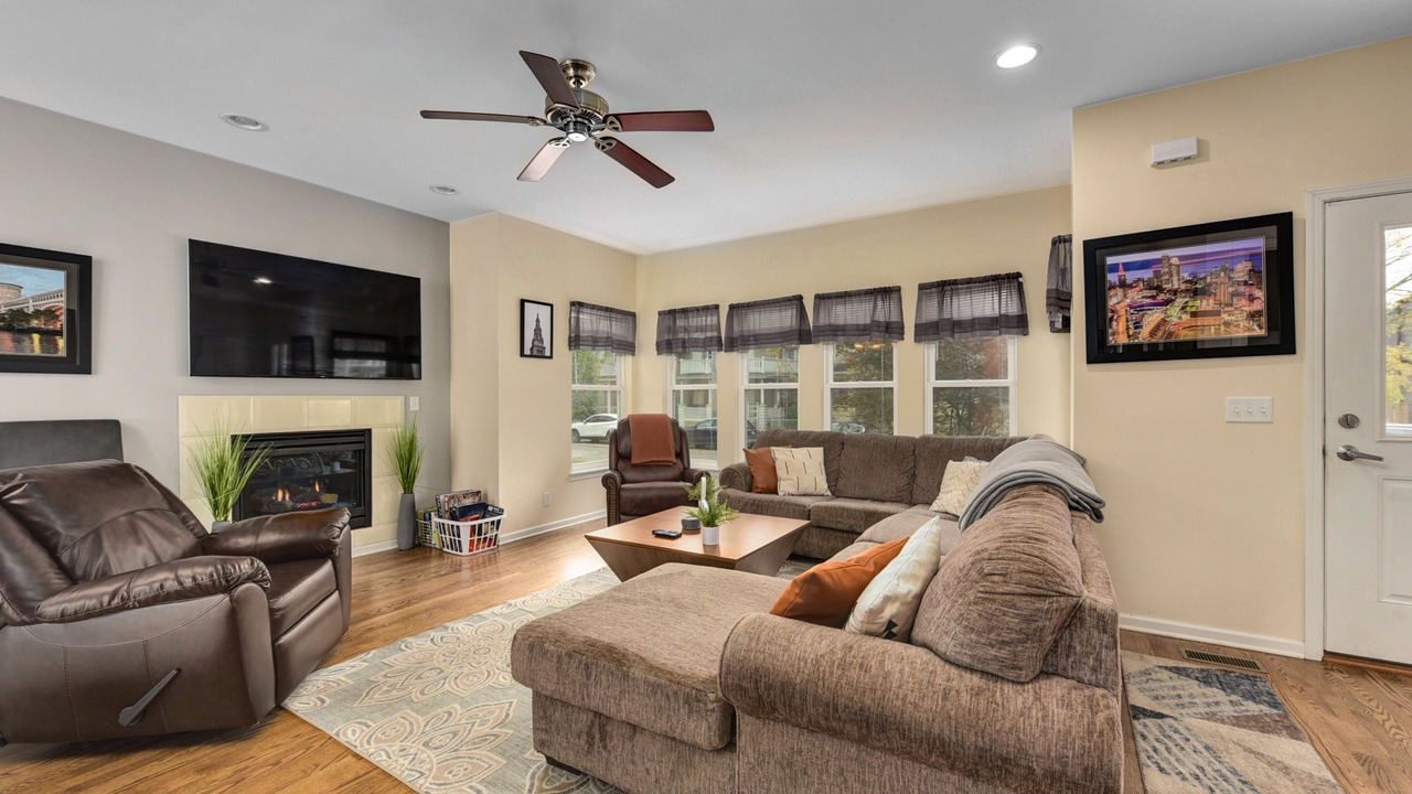 Photo of Bedroom in Detroit - Shoreway