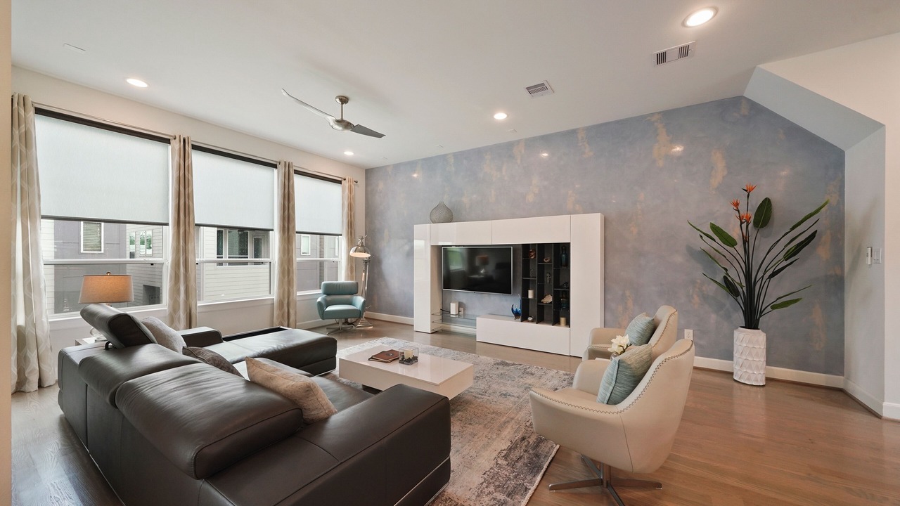 Photo of Livingroom in Northside