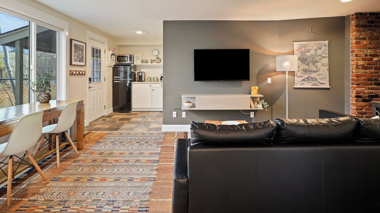 Photo of Livingroom in Bend