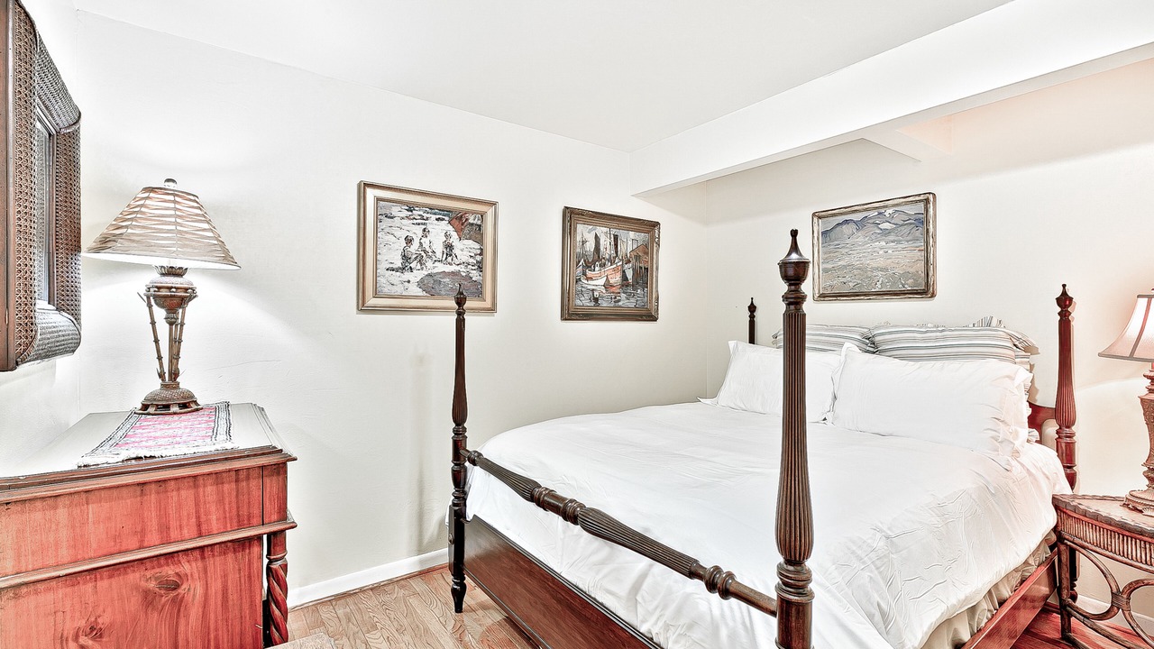 Photo of Bedroom in Laguna Beach