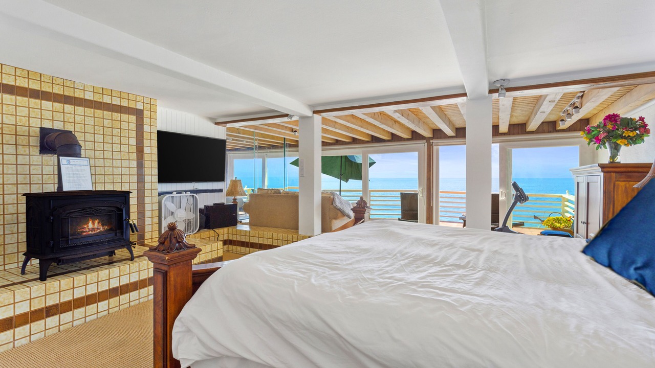 Photo of Bedroom in Laguna Beach