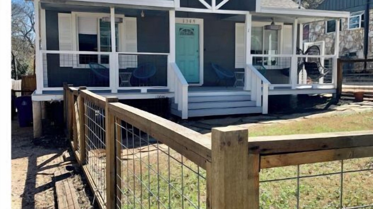 Photo of Outdoor in Cherrywood