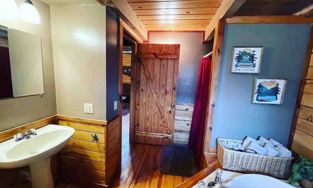 Photo of Bathroom in Eureka Springs