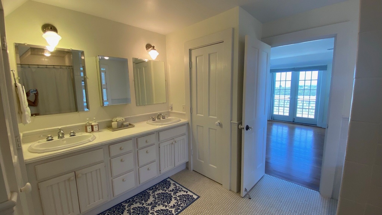 Photo of Bathroom in Siasconset