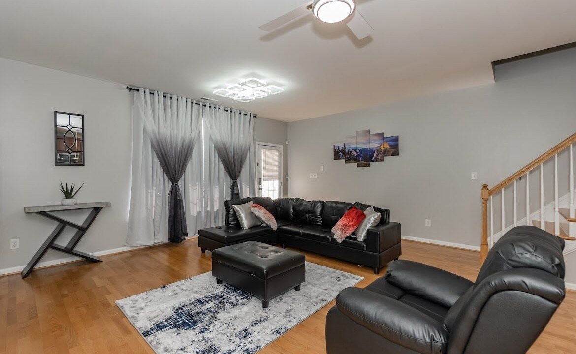 Photo of Livingroom in Chapel Hill