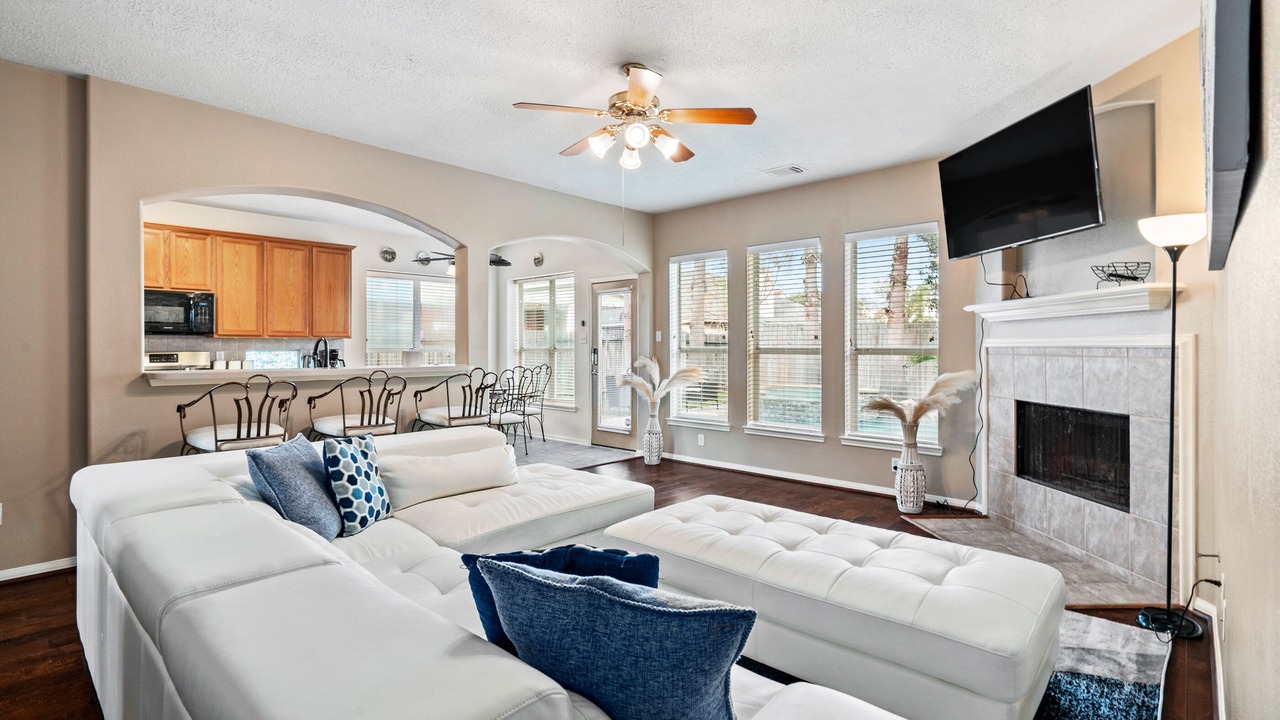 Photo of Livingroom in Spring