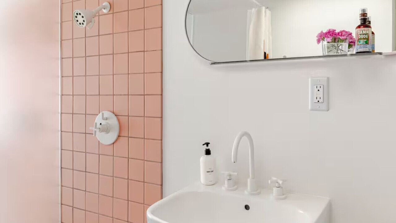 Photo of Bathroom in Racquet Club Estates