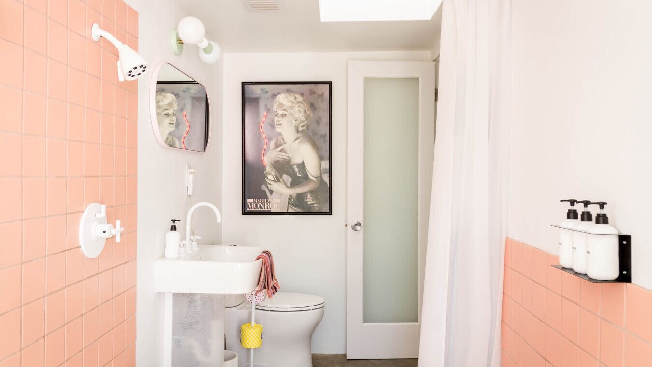Photo of Bathroom in Racquet Club Estates