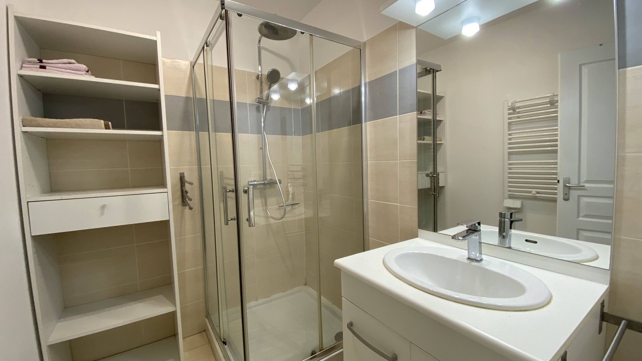 Photo of Bathroom in Peret
