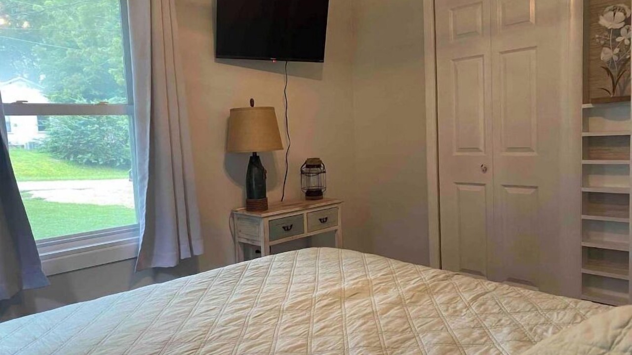 Photo of Bedroom in Le Claire