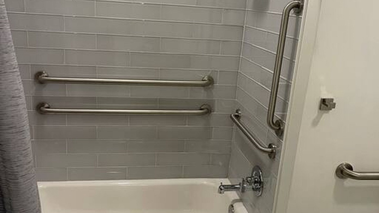 Photo of Bathroom in West Main Historic District