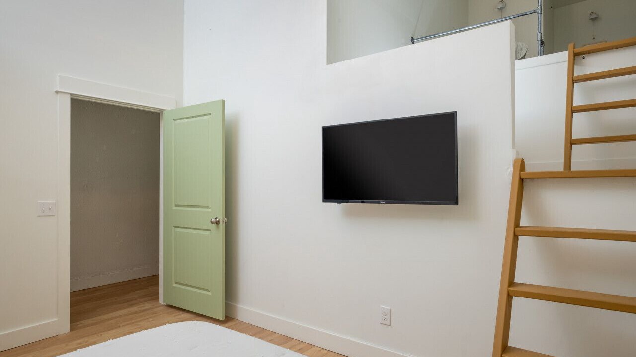 Photo of Bedroom in West Main Historic District