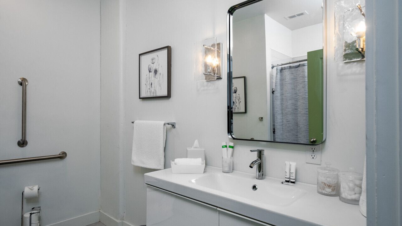 Photo of Bathroom in West Main Historic District