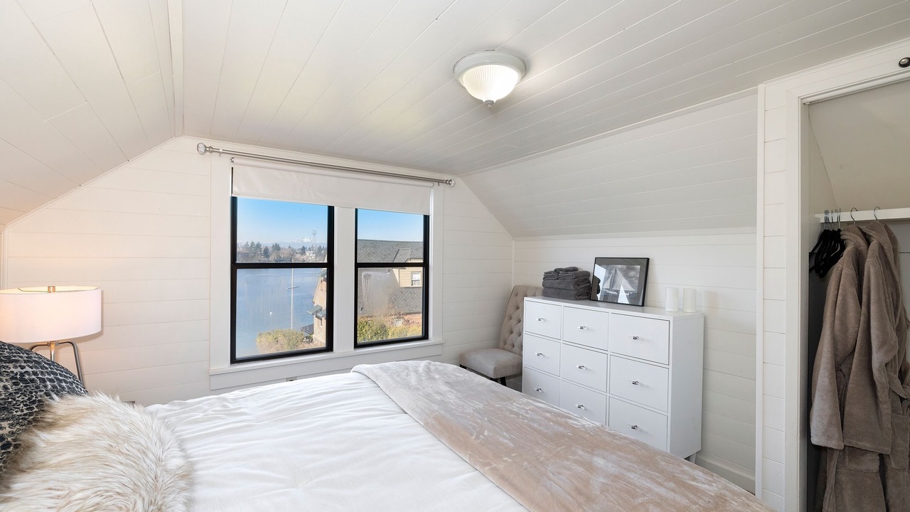 Photo of Bedroom in Bremerton