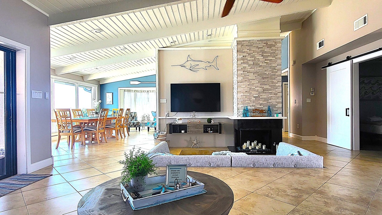 Photo of Livingroom in Caloosahatchee