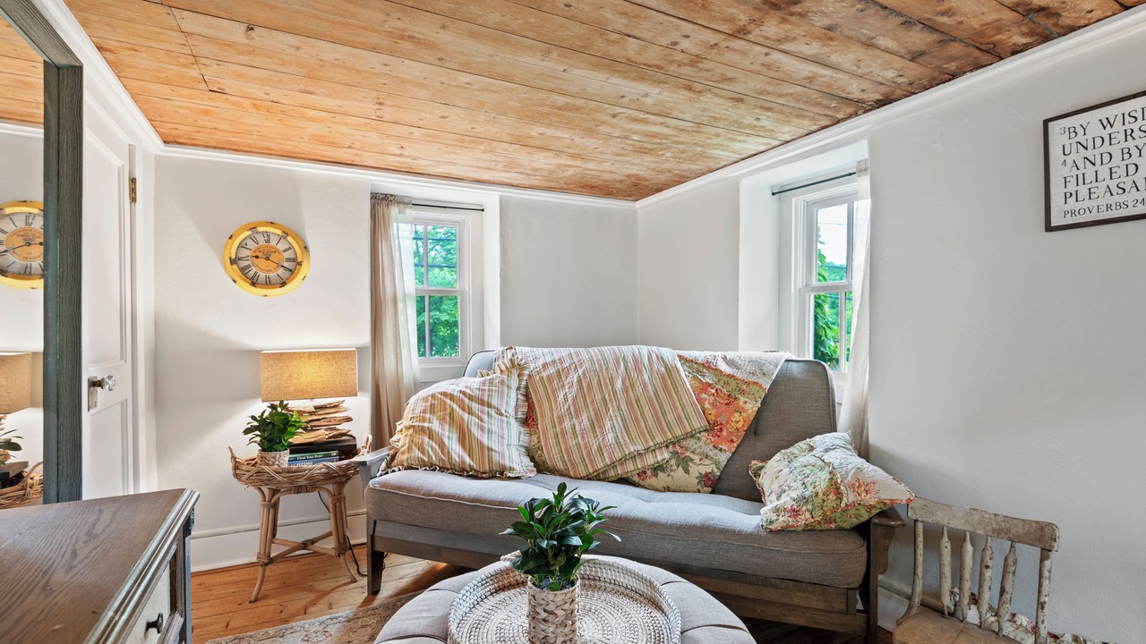 Photo of Livingroom in Old Saybrook