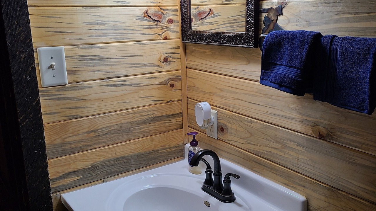 Photo of Bathroom in Meeker