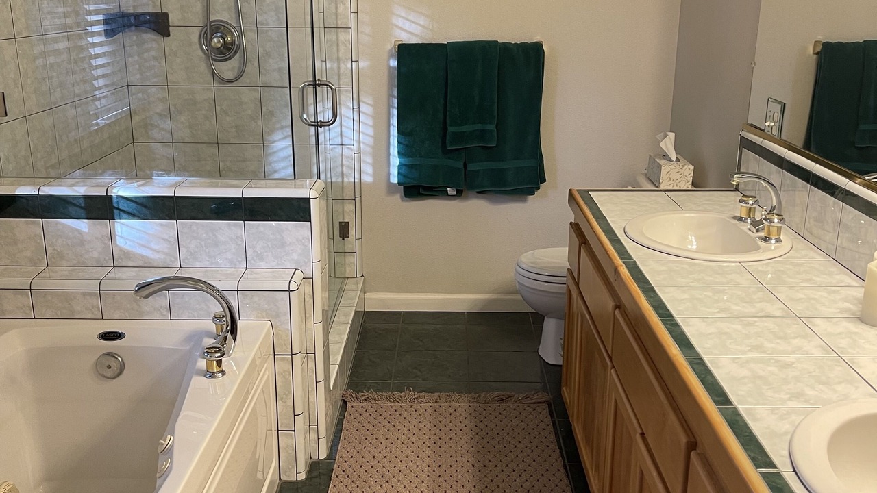 Photo of Bathroom in Granite Ridge